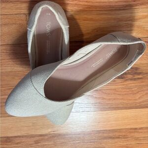 TOMS Women's Cream & Gold Ballet Flats US Sz 8